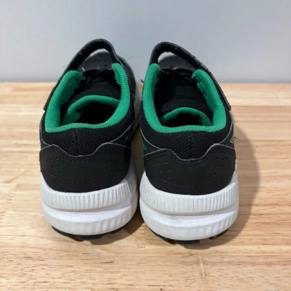 ASICS • Size 1 • RUNNING SHOES - Picture 6 of 8